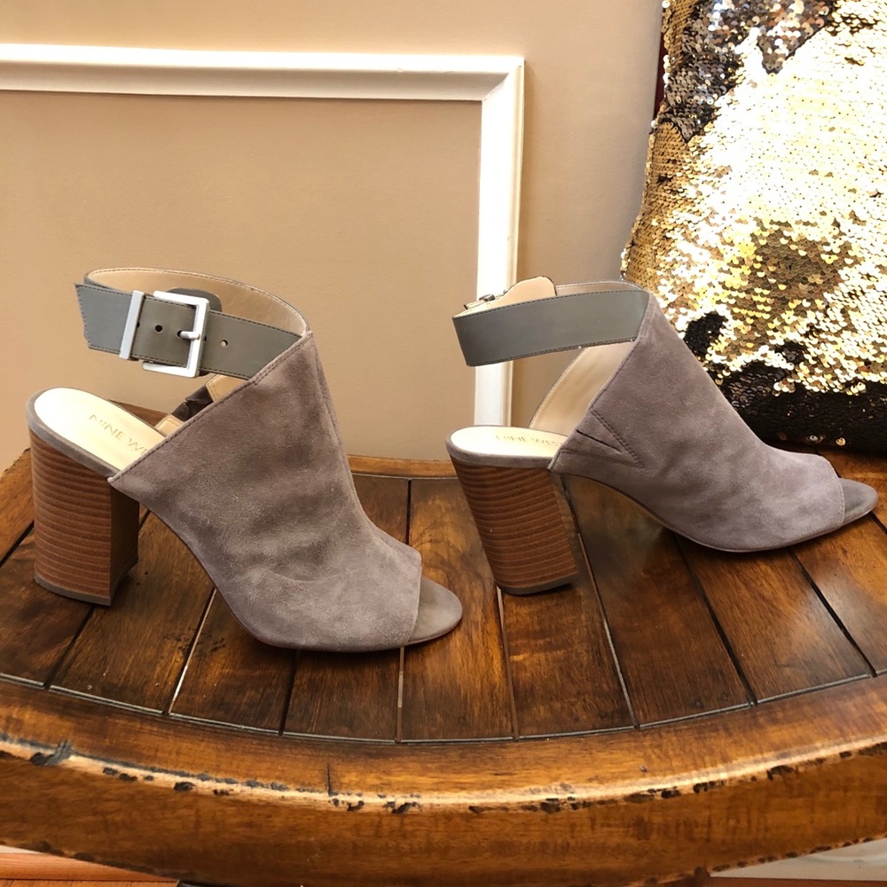 Nine West Grey Suede Open Toe Slide, sz 10